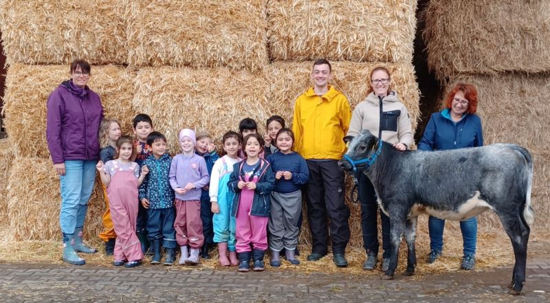 Vorschulkinder des Kindergartens "Abenteuerland" auf dem Weidenhof