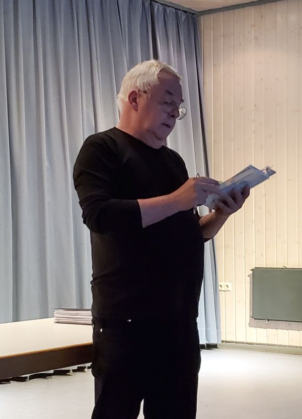 Krimiautor Wolfgang Büttner bei seiner Lesung am 31.05.2024